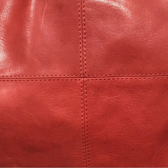 NWT LUCKY 🍀 BRAND Leather Shoulder Bag w/Attached Zipper Pouch, Samba Color - Picture 3 of 12